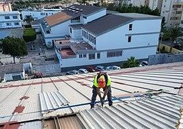 El pabellón de San Fernando de Maspalomas le planta cara al agua de lluvia