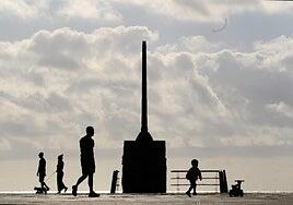 Canarias se prepara para un puente empañado por la calima y la Aemet anuncia un repunte del calor