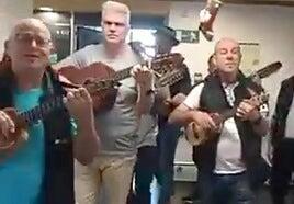 La sorpresa musical de Los Gofiones a los pacientes del Hospital Doctor Negrín