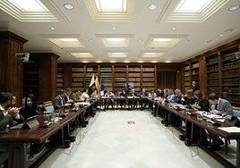 El presupuesto avanza con 216 enmiendas del cuatripartito y ninguna de la oposición