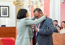 Darias deshoja la margarita del nuevo gobierno municipal tras la dimisión de Inmaculada Medina