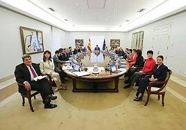 El Gobierno aprueba una transferencia extraordinaria de 100 millones a Canarias para la atención de la infancia migrante