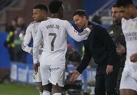 Xabi Alonso camina sobre el fino alambre de la pegada