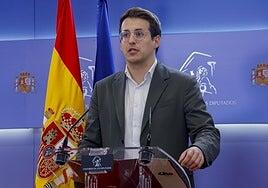El diputado de la Chunta se desmarca de la estrategia de Sumar y valora dejar de apoyar al Gobierno