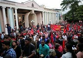 Honduras se asoma al «golpe de Estado electoral» tras el confuso recuento de los votos