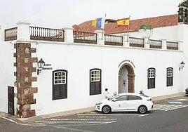 Contrato para asfaltar en Soo, Tao, Tomaren, Mozaga, Muñique y Tiagua