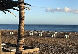 Tías mantendrá 1.698 hamacas en sus playas y Teguise podrá repartir 580