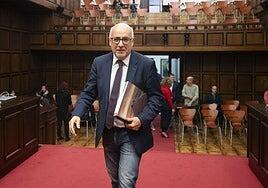 Morales abre la puerta a que la UD invierta en la reforma del Estadio de Gran Canaria y lo explote con el Cabildo