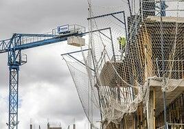 El euríbor cierra el año con la quinta subida consecutiva y pone en jaque el alivio de las hipotecas