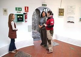 Desfibrilador en el echadero de camellos de Timanfaya