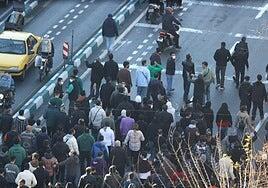 Irán confina a la población para sofocar las crecientes protestas contra el régimen