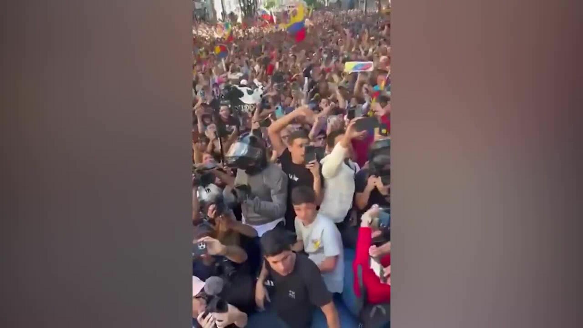 María Corina Machado reaparece en la manifestación opositora de Caracas