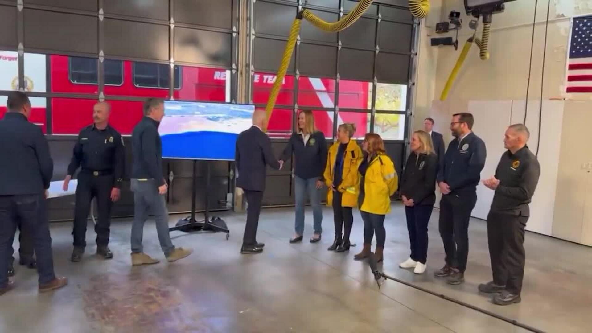 Ascienden a diez los muertos por los incendios forestales de Los Ángeles