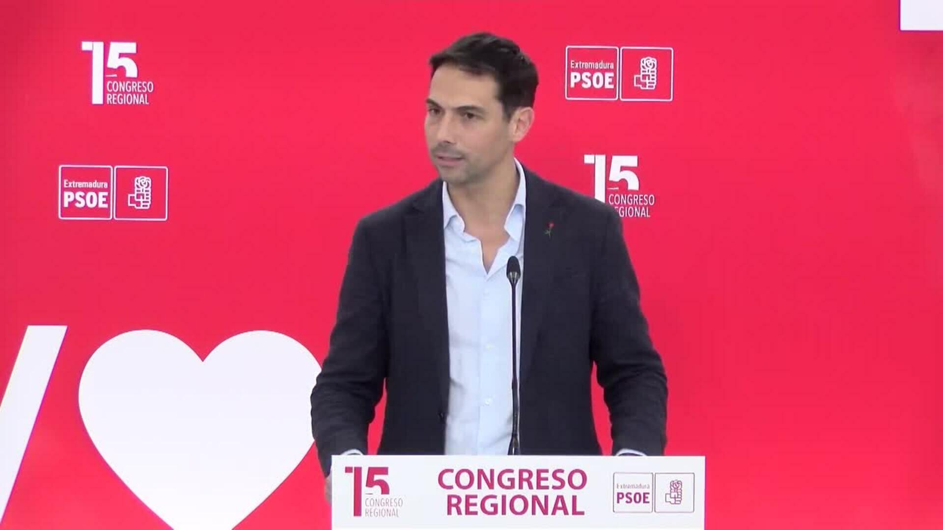 Miguel Ángel Gallardo seguirá al frente del PSOE de Extremadura tras ganar las primarias