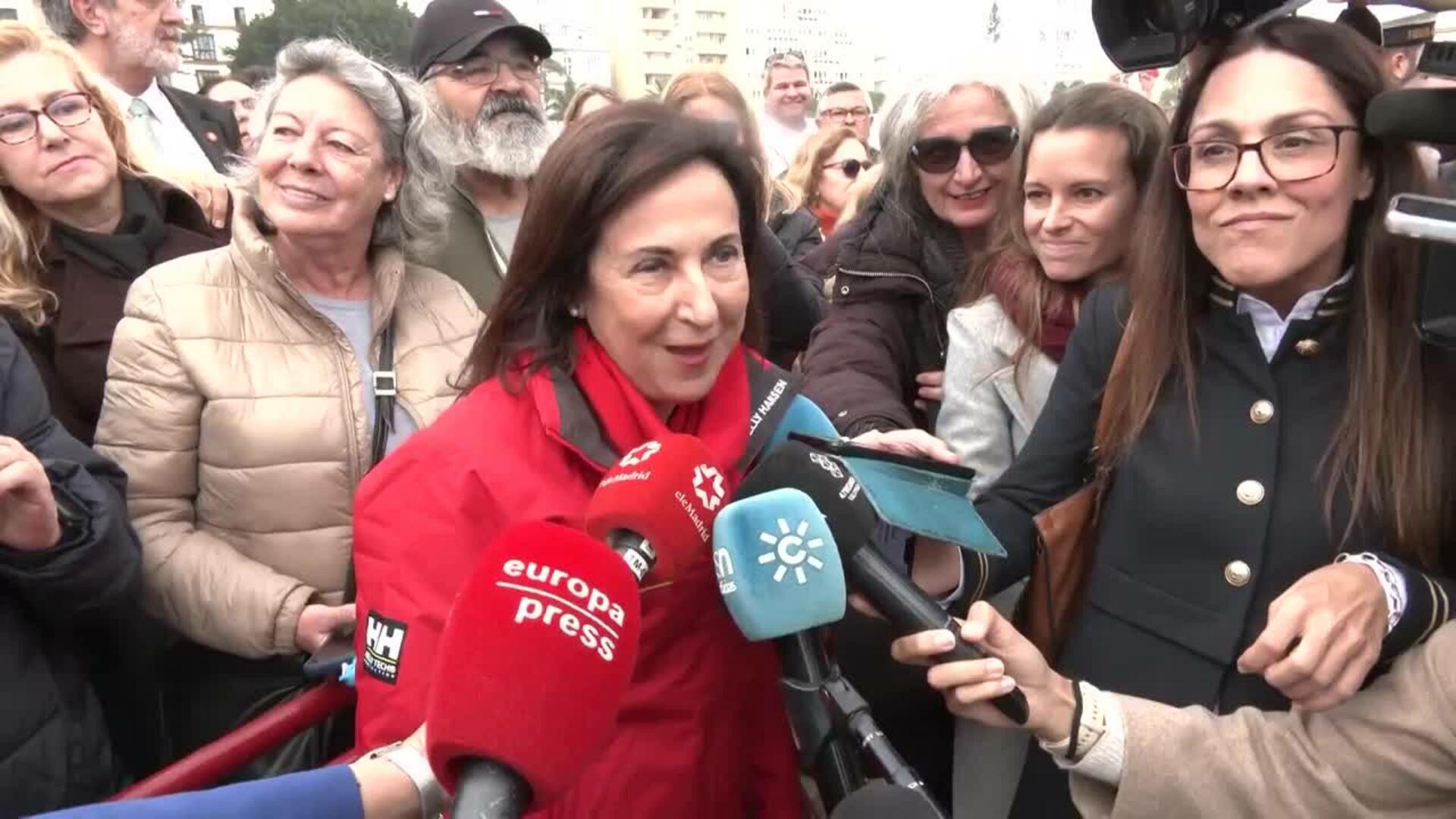 Robles destaca el buque escuela Juan Sebastián Elcano y la Armada como "una embajada de España"