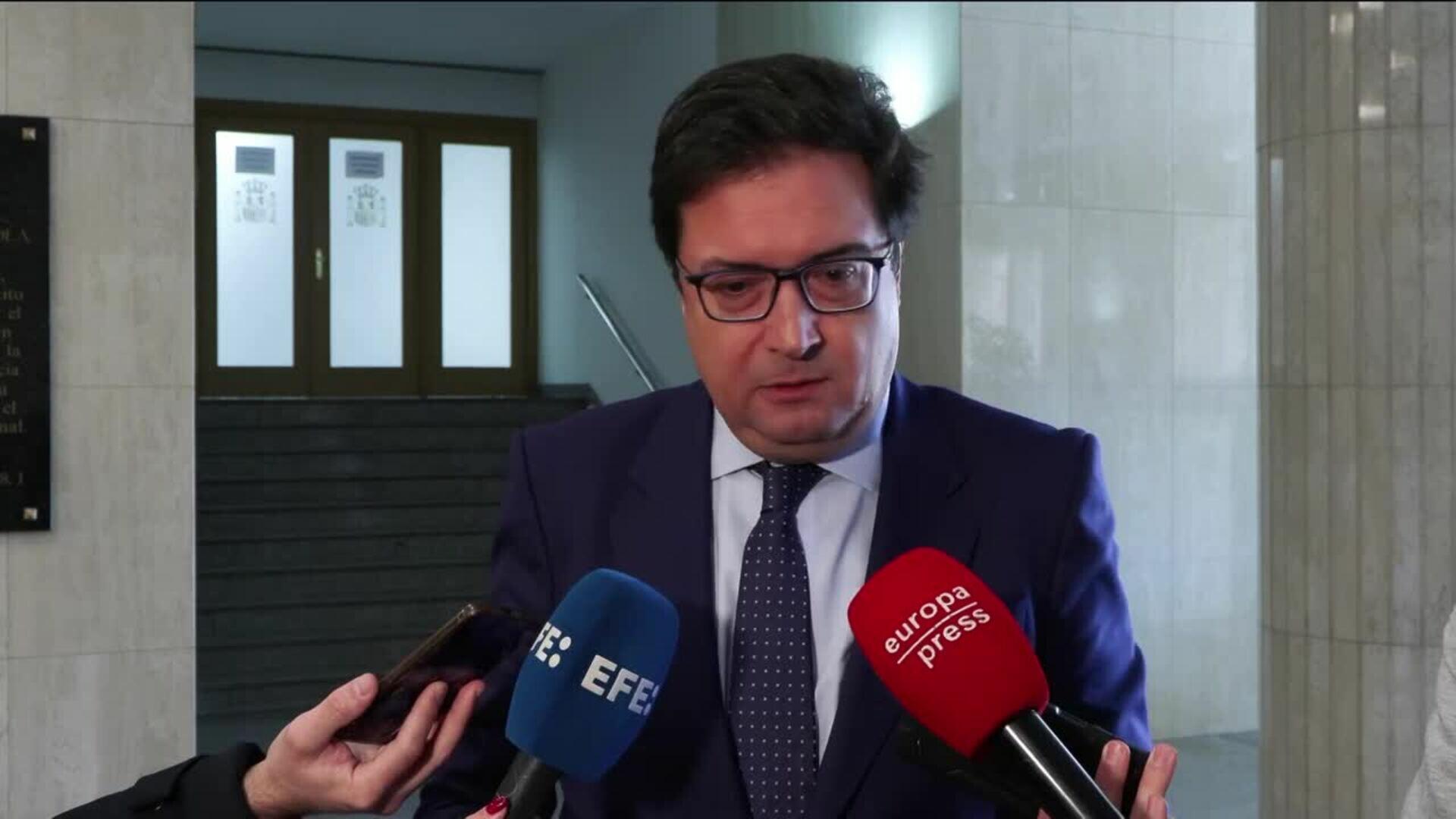 López exige la dimisión de Ayuso y dice que el "único Watergate" es de Miguel Ángel Rodríguez