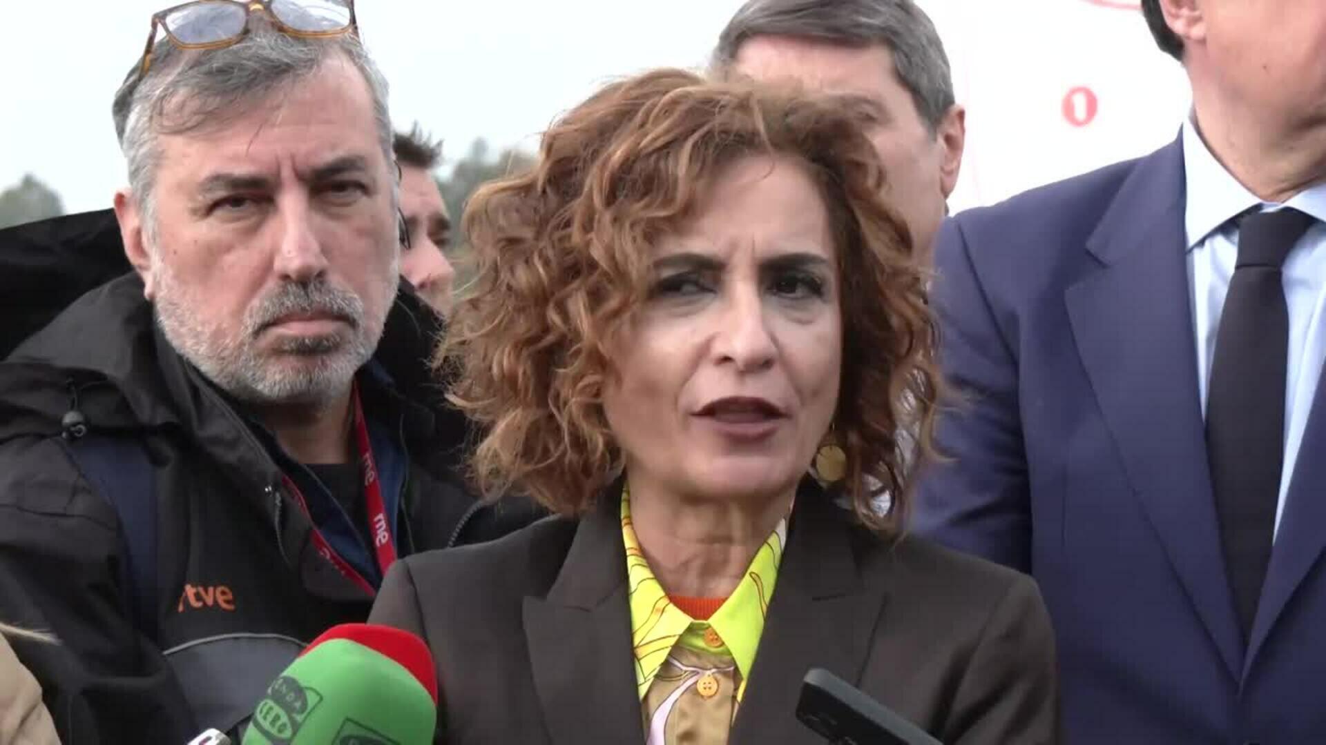 Montero: El Gobierno "respeta" la posición de Puigdemont pero es "inagotable"