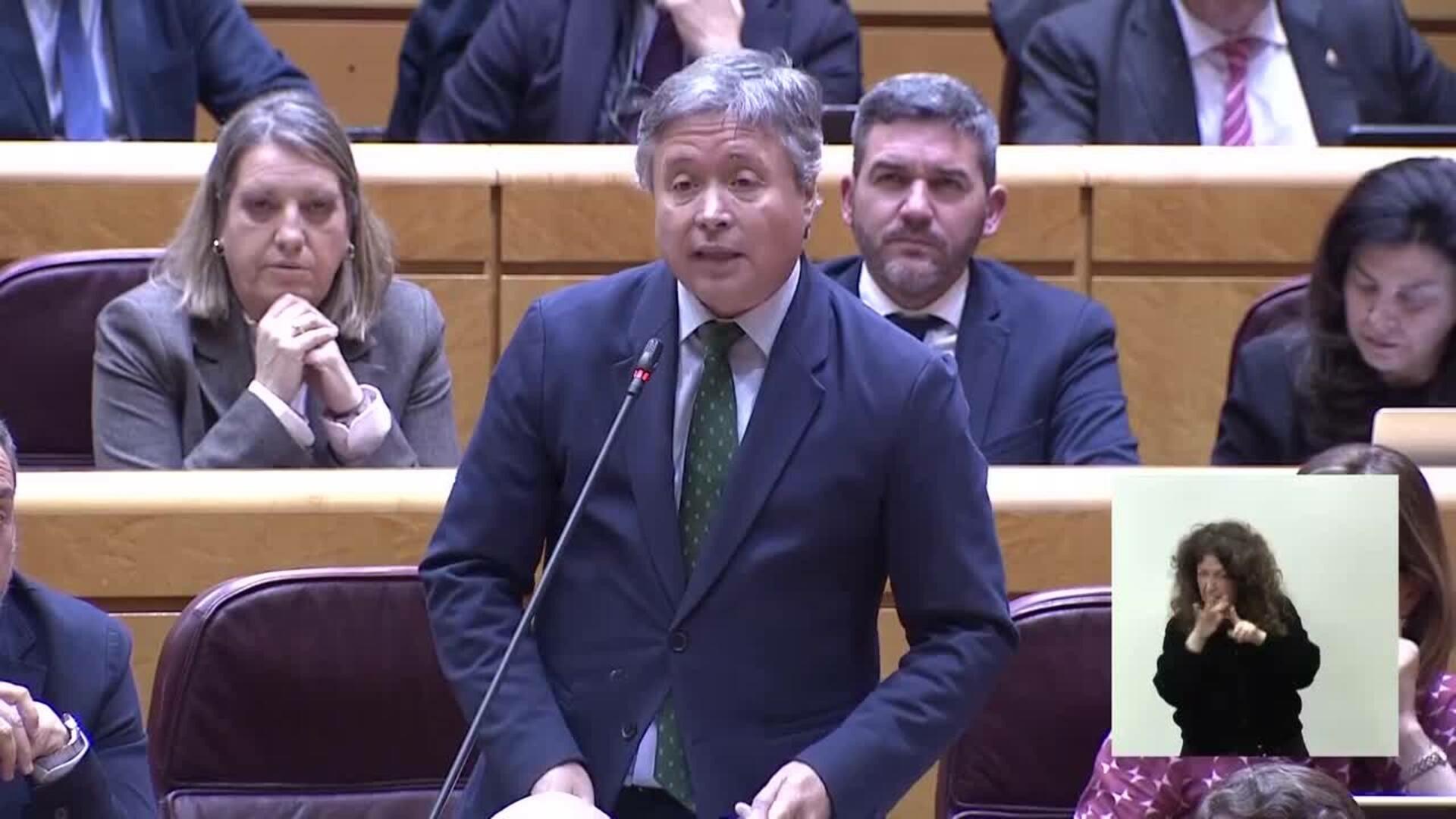 Un senador del PP acusa a Margarita Robles de "no ser de fiar"