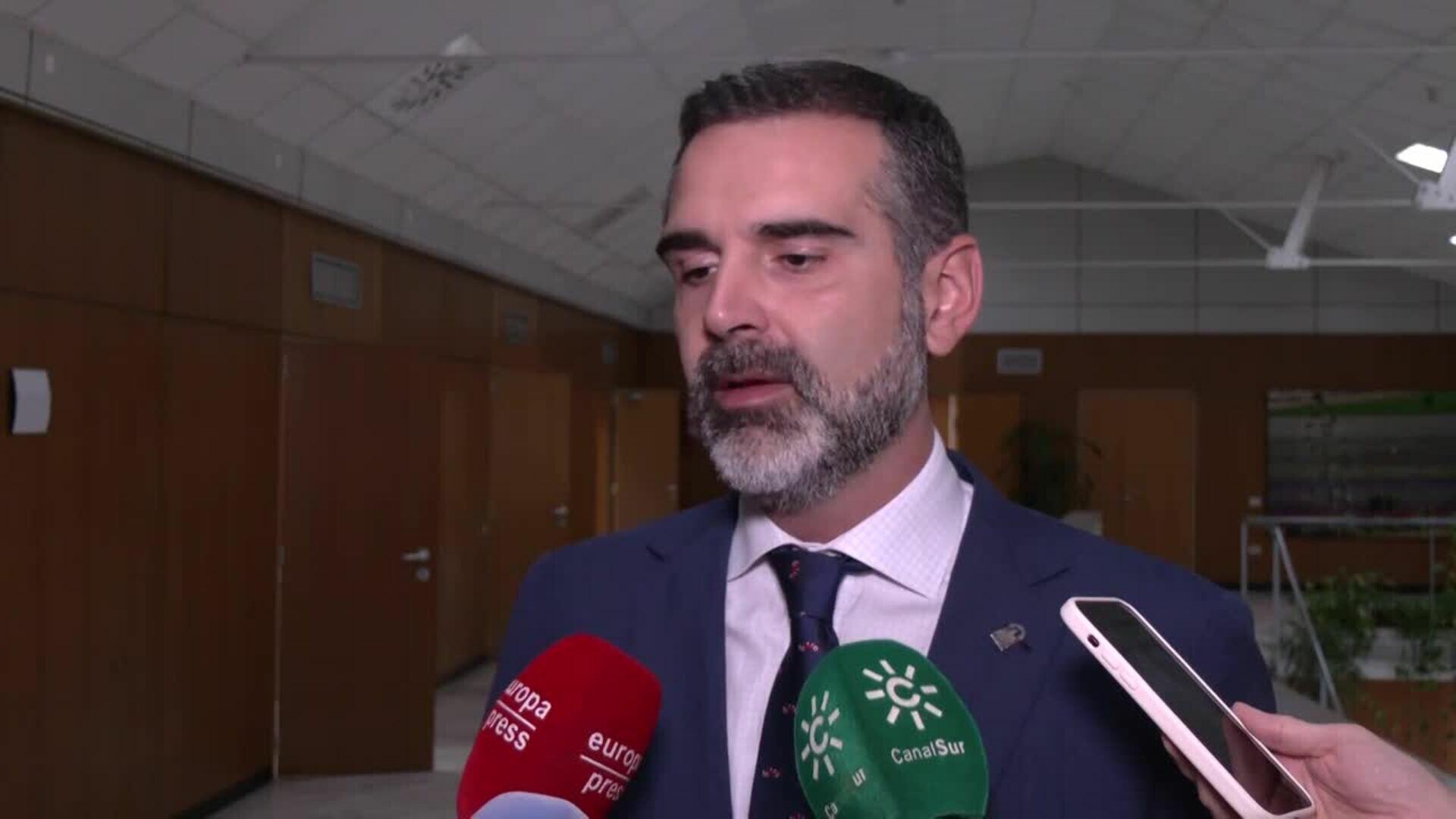 Junta e Ingenieros Técnicos Agrícolas estrechan lazos para el Symposium sobre Sanidad Vegetal