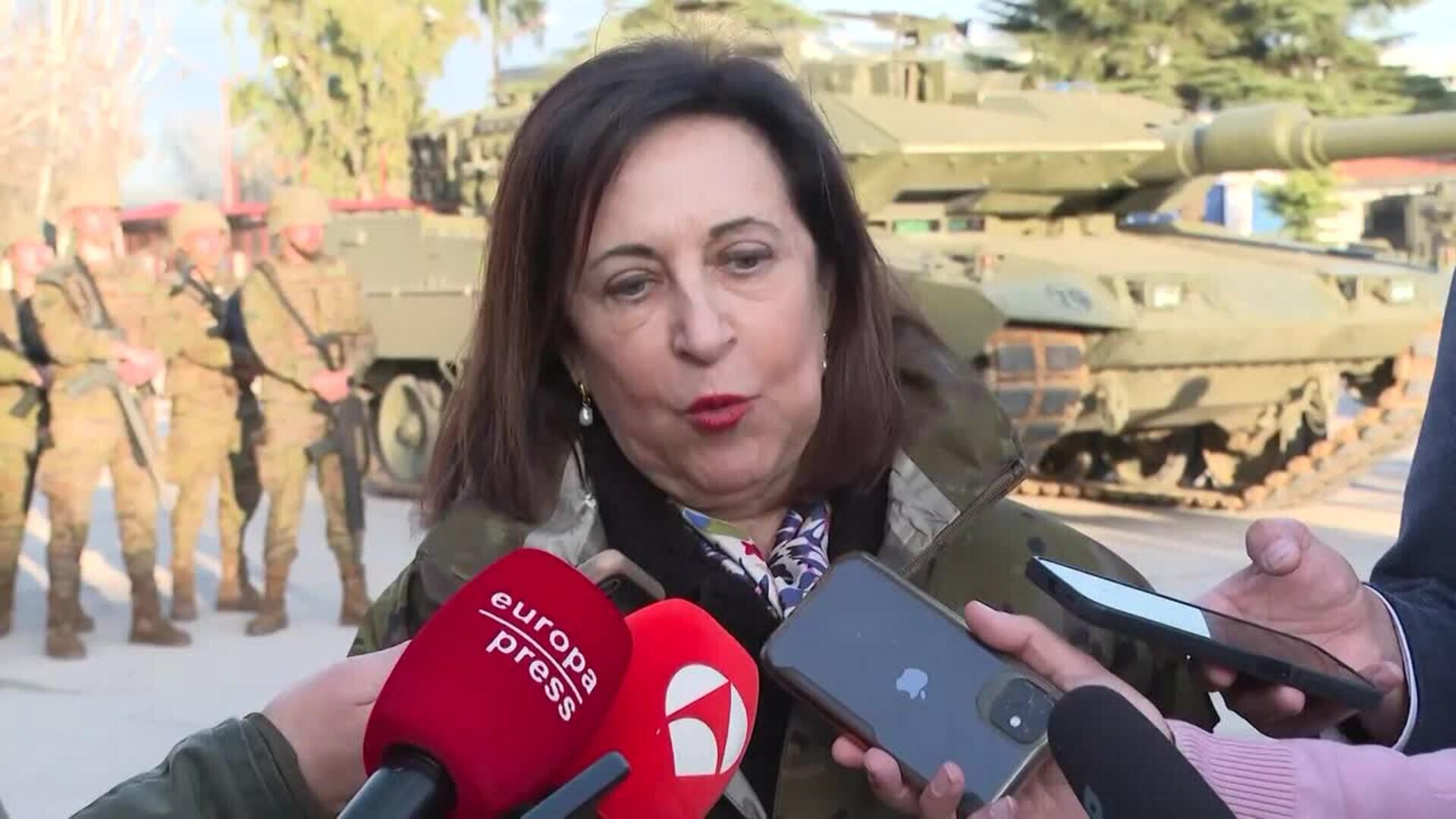 Robles tilda de "extravagancia" que Feijóo quiera verse con el JEMAD