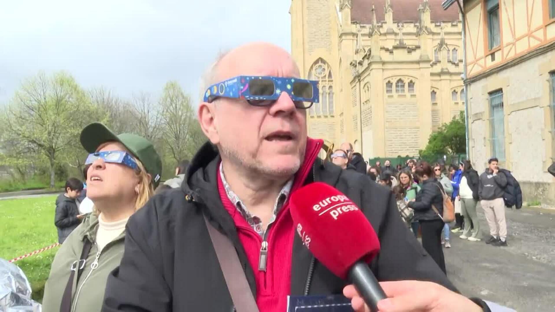 El eclipse solar se hace visible en toda España durante más de tres horas