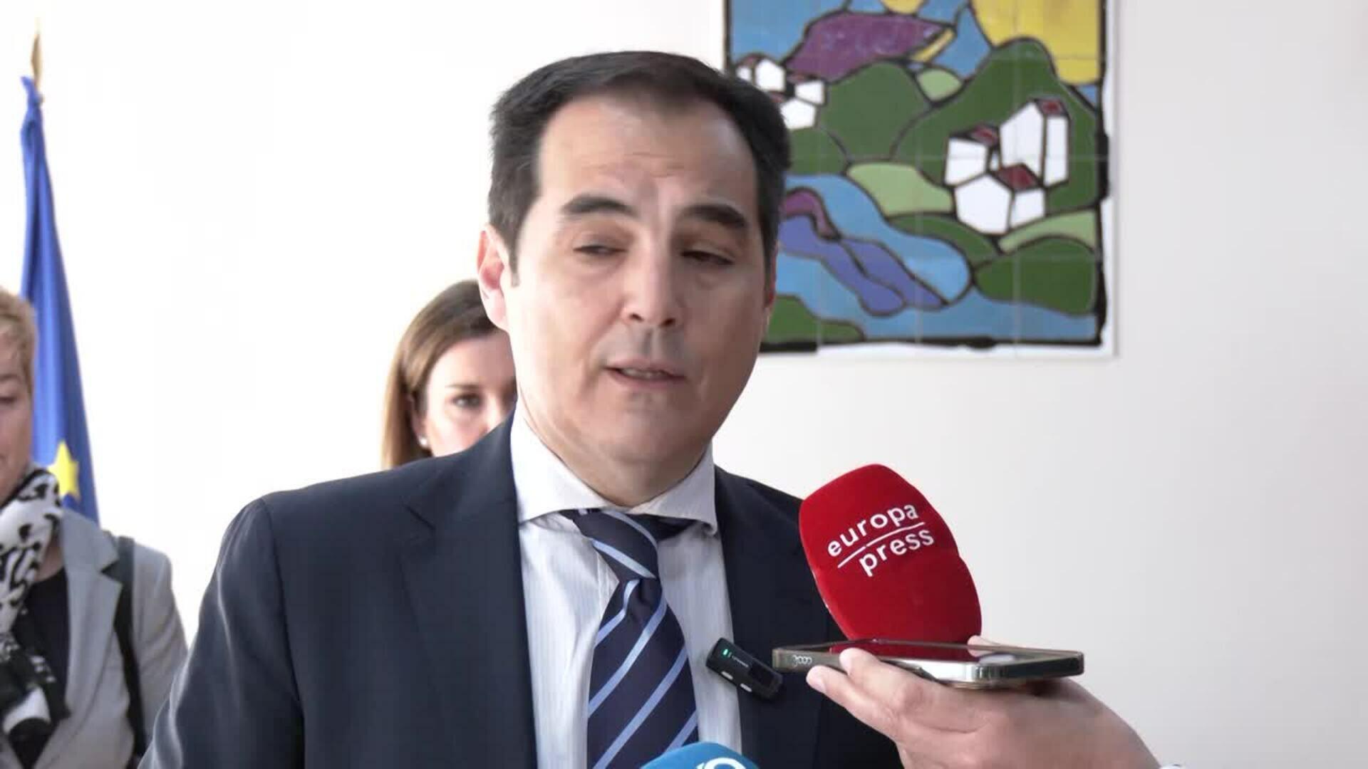 Nieto llama a aprovechar el PFEA para formar a la Andalucía rural en nuevos perfiles laborales