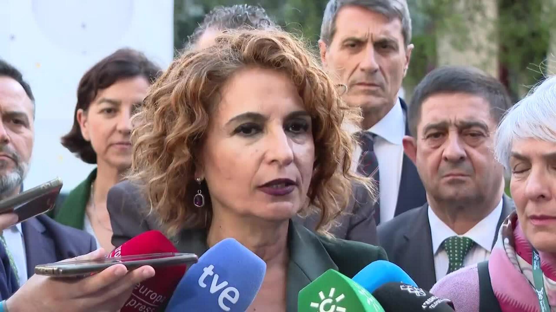 Montero pide "disculpas" si puso "en cuestión la presunción de inocencia"