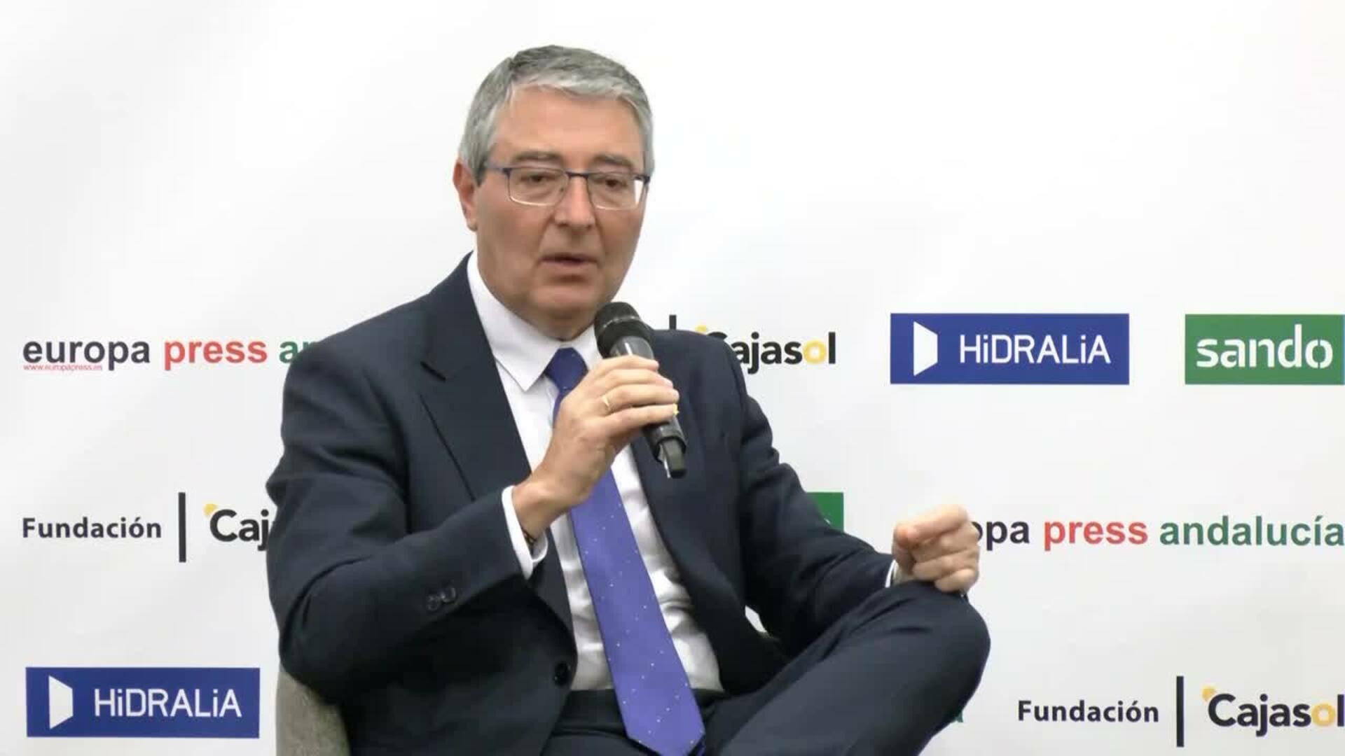 Presiente de Diputación de Málaga: "O hay tasa turística o financiación extra para municipios"
