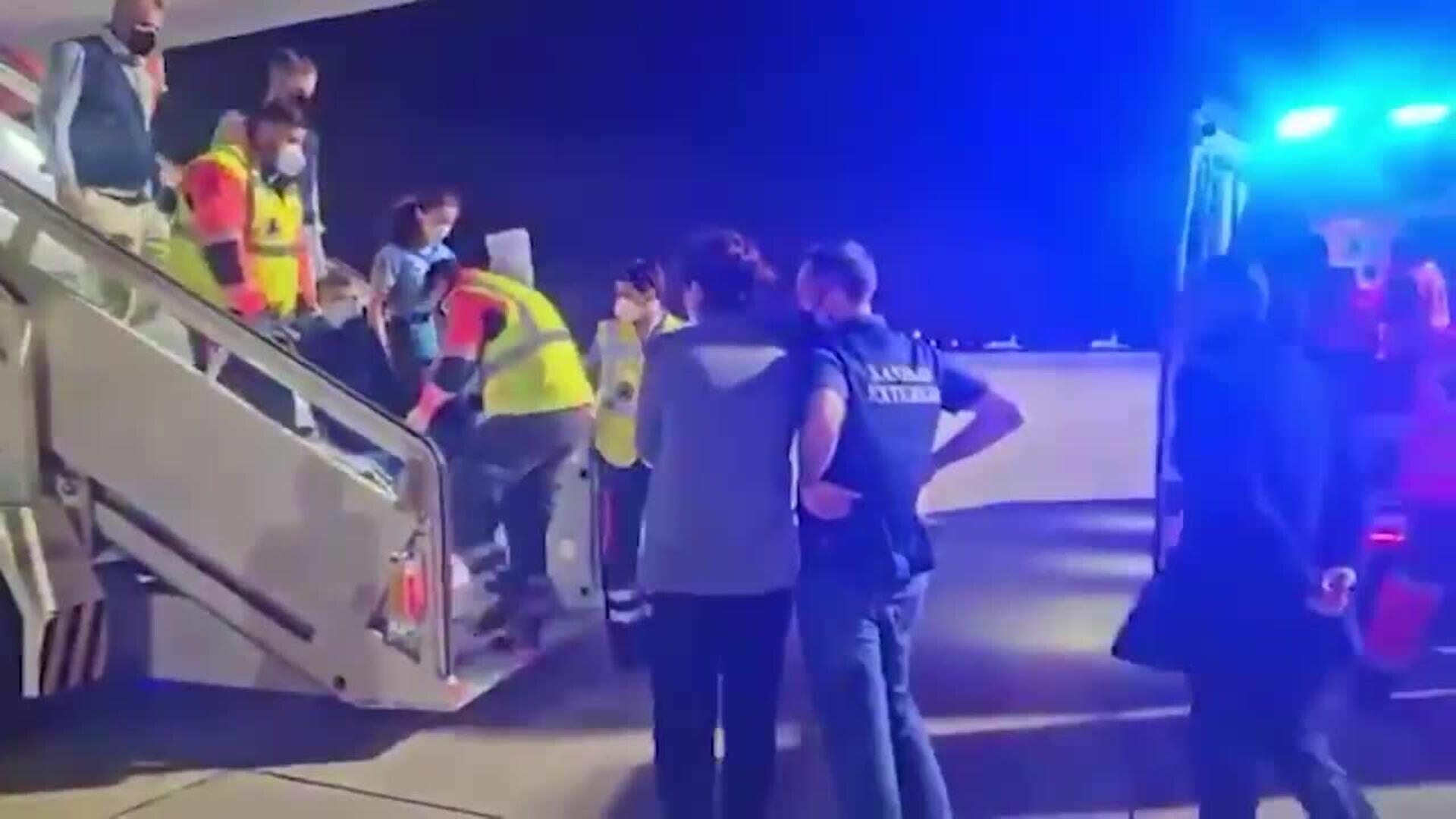 Aterrizan en la Base Aérea de Zaragoza los 13 menores con cáncer evacuados de Gaza
