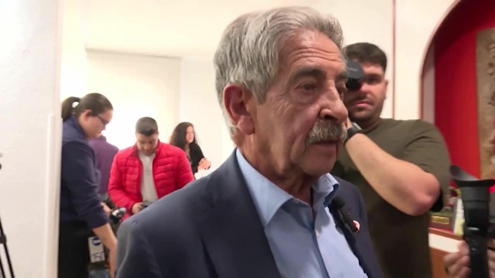 Revilla ve "mezquino" que el rey emérito le demande y se pregunta "por qué él"