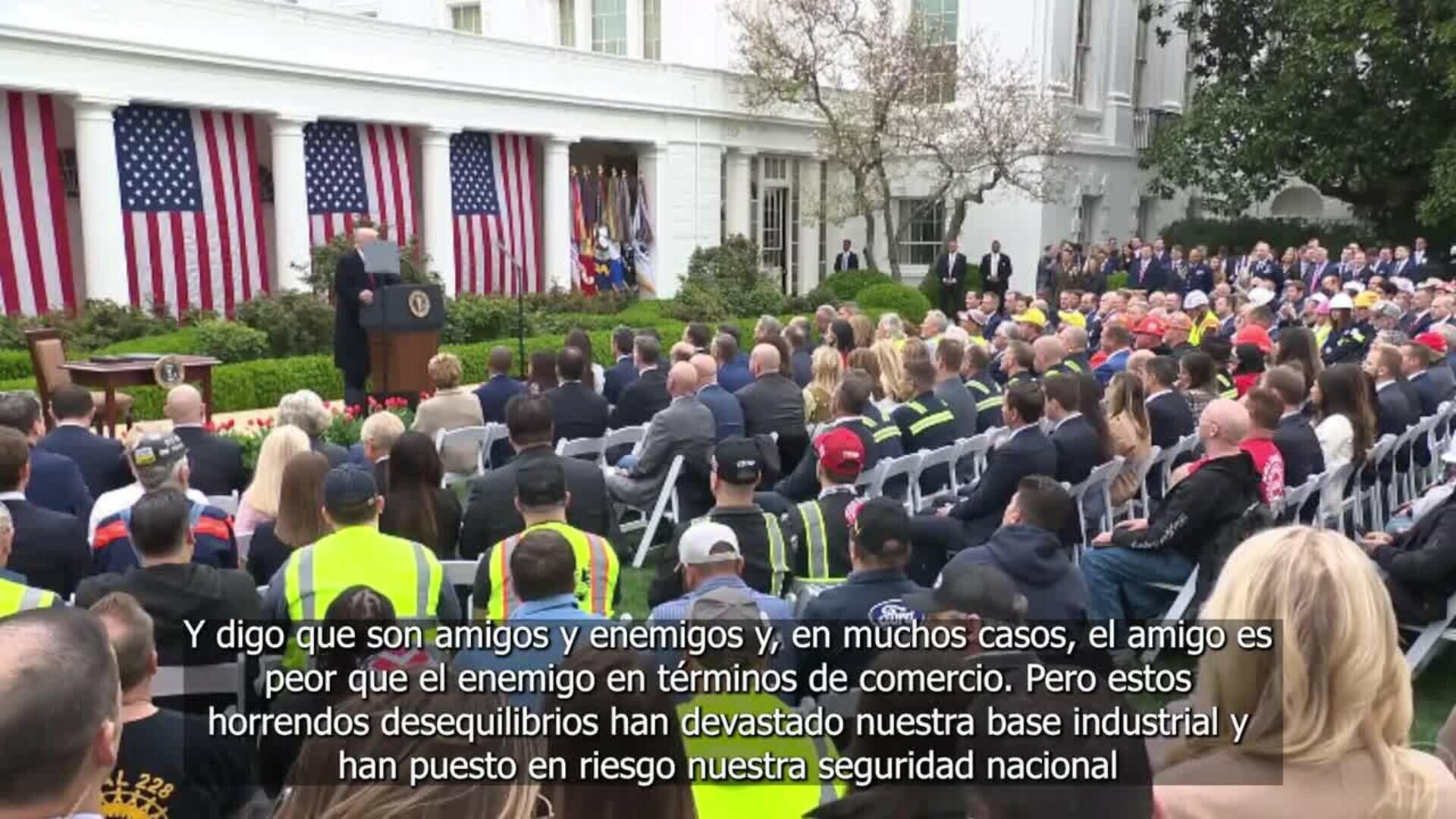 Trump castiga a UE con unos aranceles del 20% e impone arancel del 25% a vehículos extranjeros