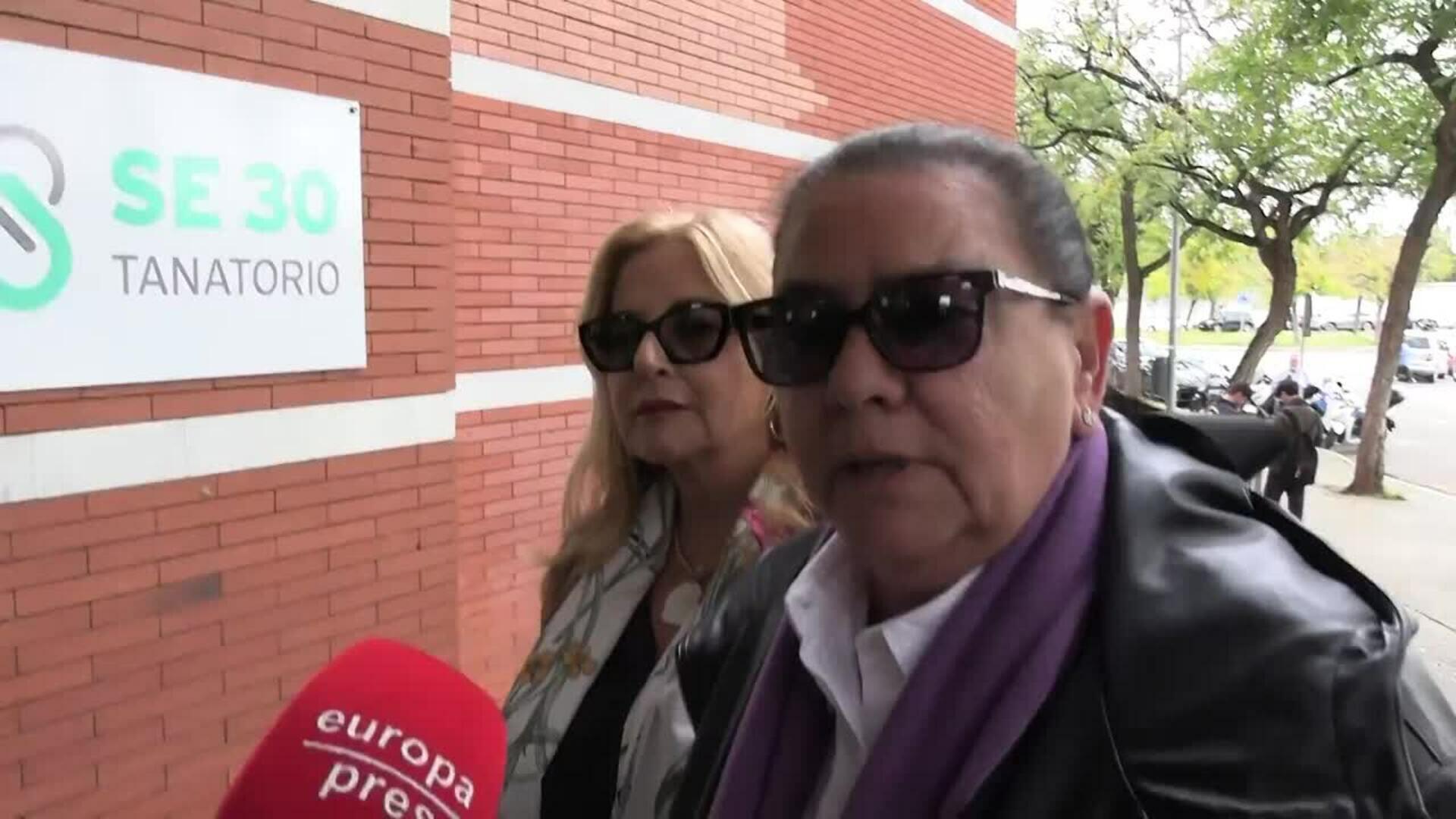 María del Monte e Inmaculada Casal, abatidas, dan su último adiós a su abogado
