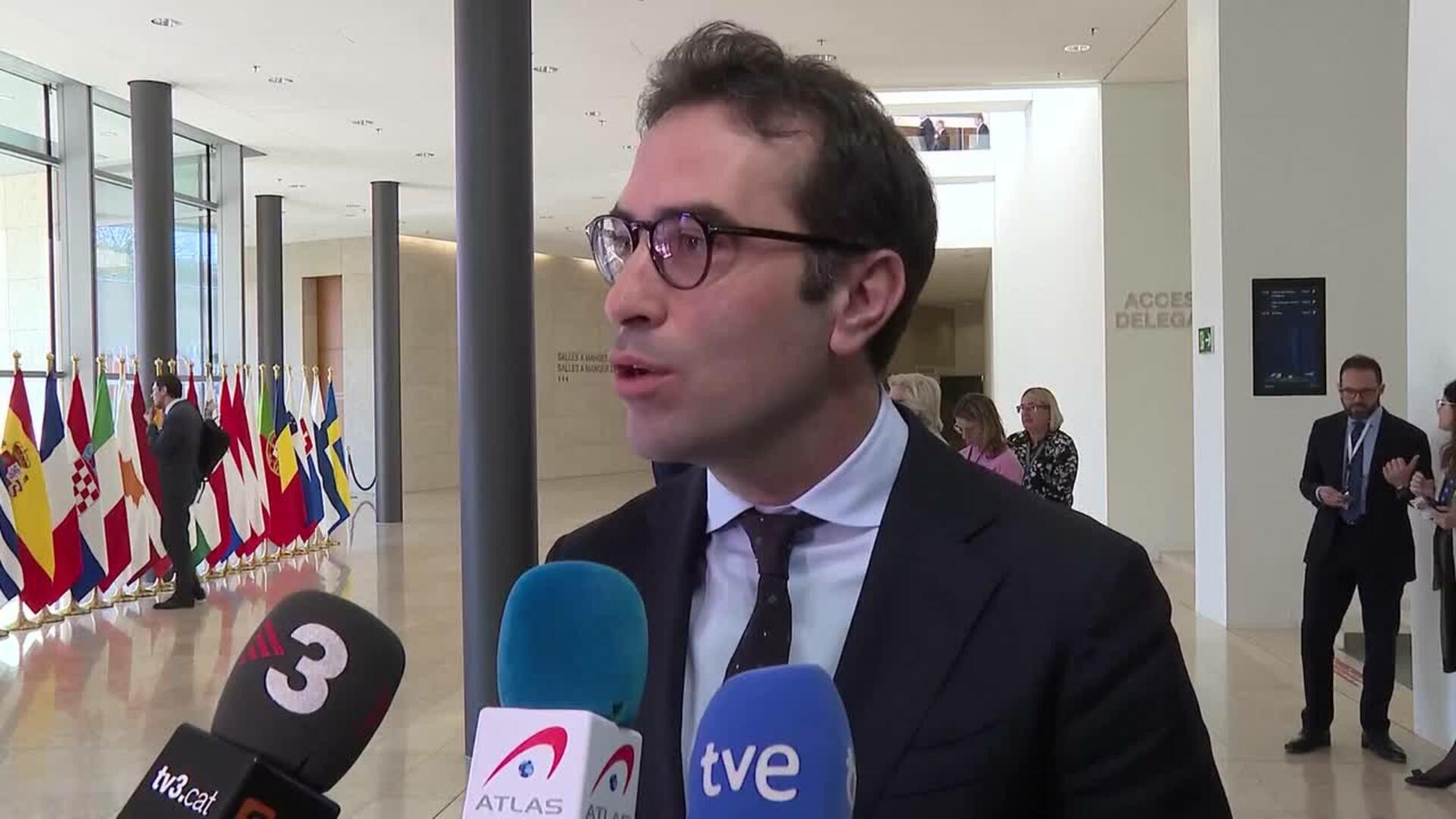 Cuerpo defiende una UE de "mano tendida" ante la política arancelaria