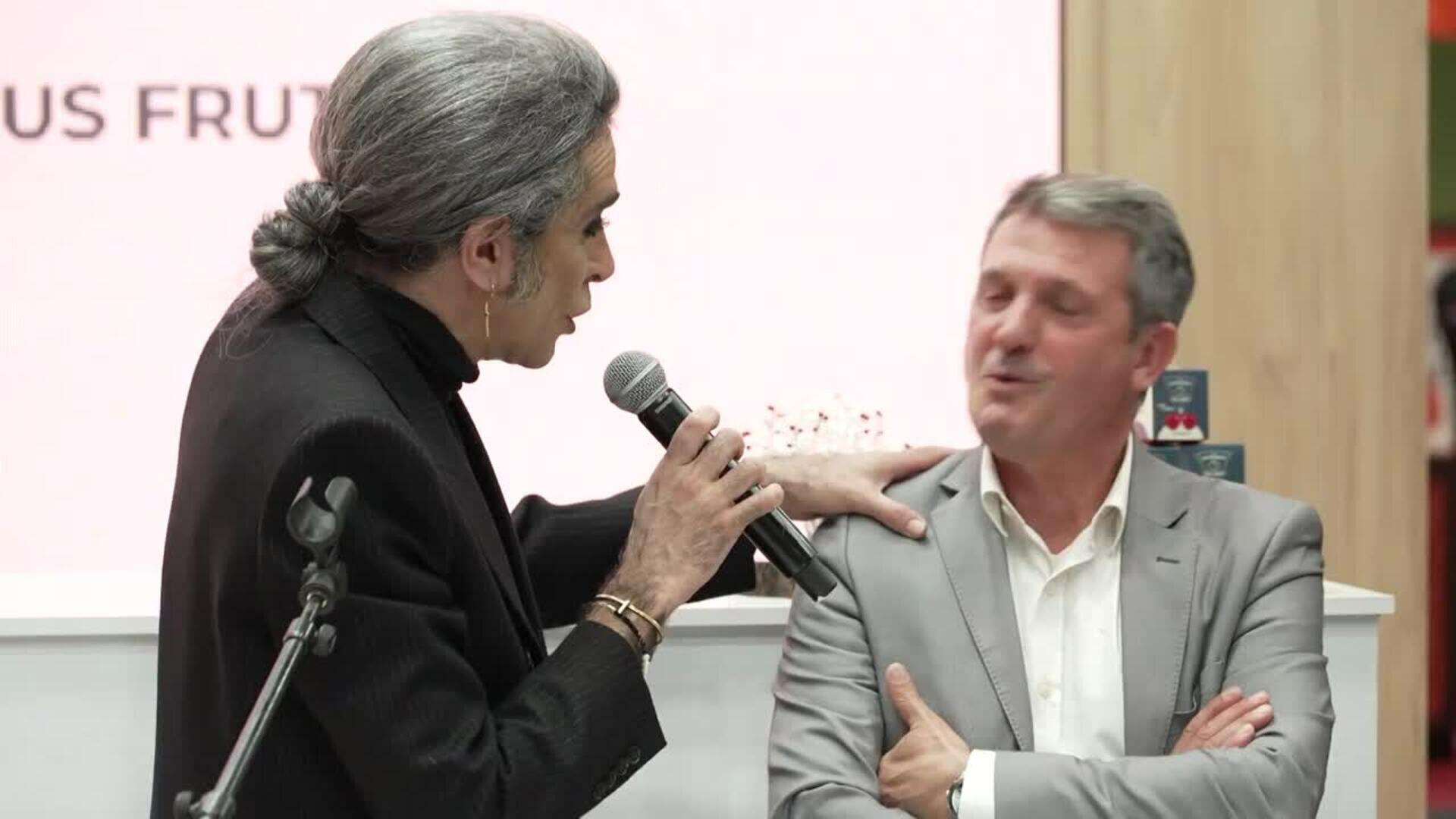 Mario Vaquerizo recibe el Premio a la Excelencia Picota del Jerte 2025