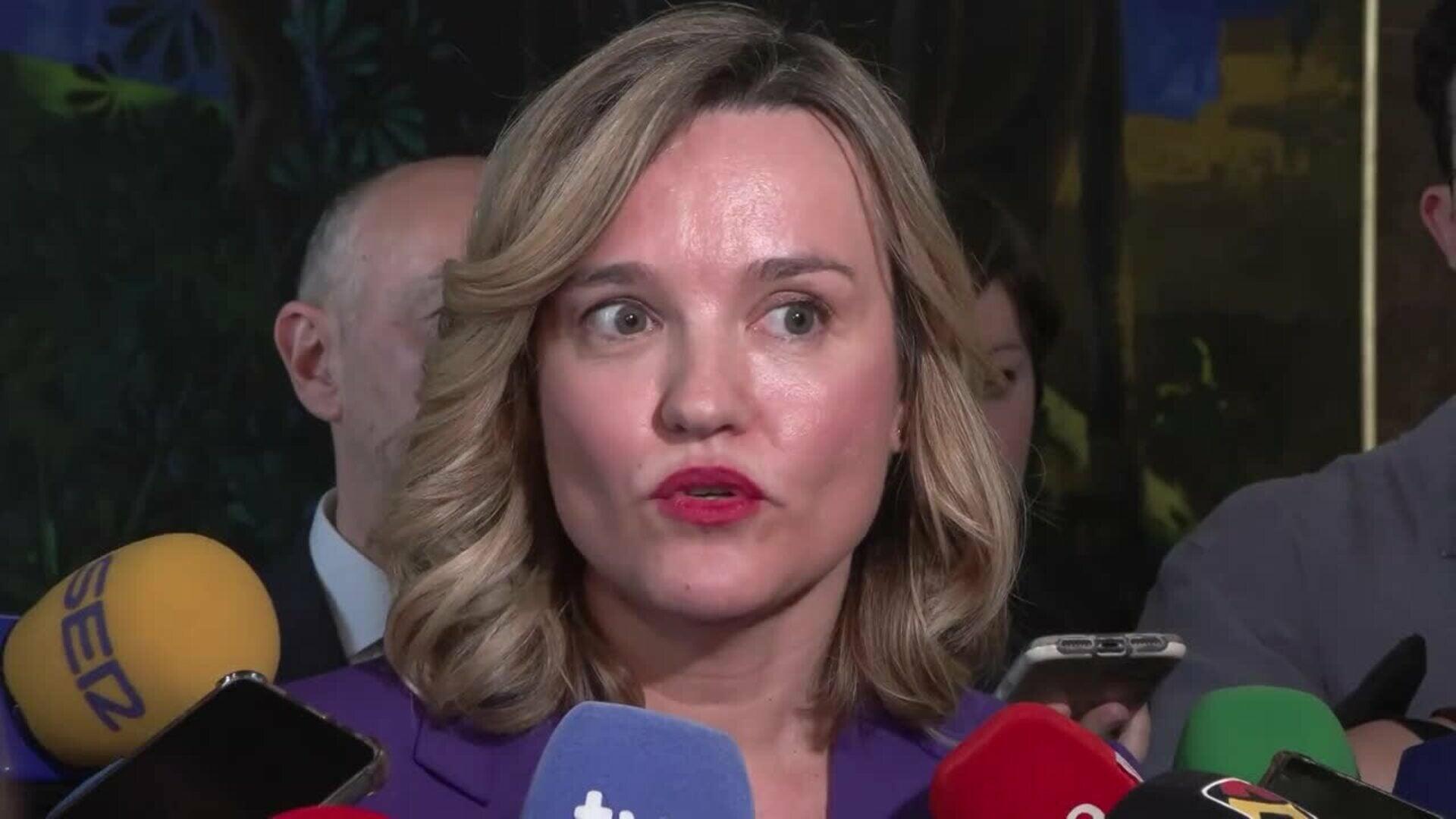 Alegría replica que entre sus funciones no estaba "sentarse a los pies de la cama" de Ábalos