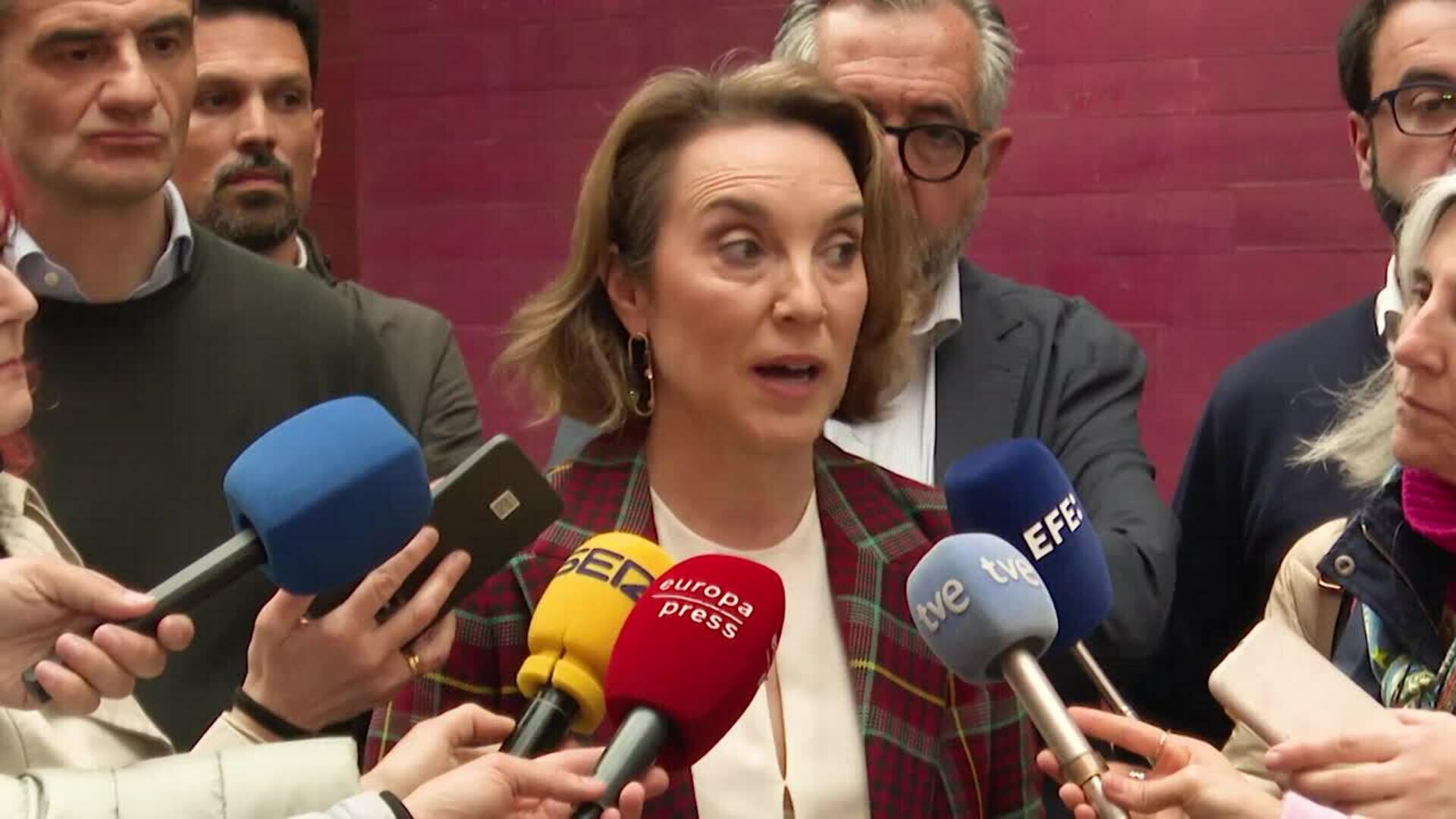 Gamarra pide "diplomacia y unidad" ante aranceles y "que nadie haga la guerra por su cuenta"