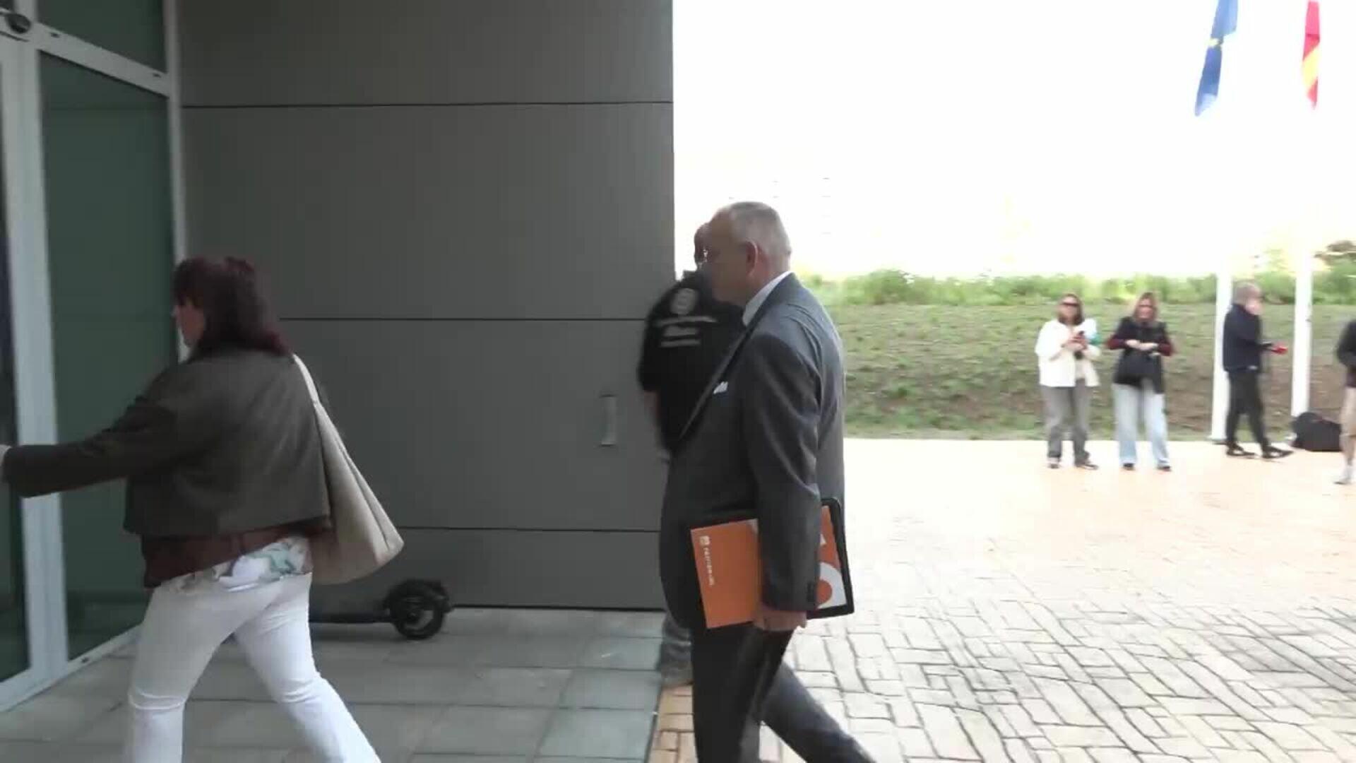 La jueza manda al hermano de Sánchez a juicio por prevaricación y tráfico de influencias