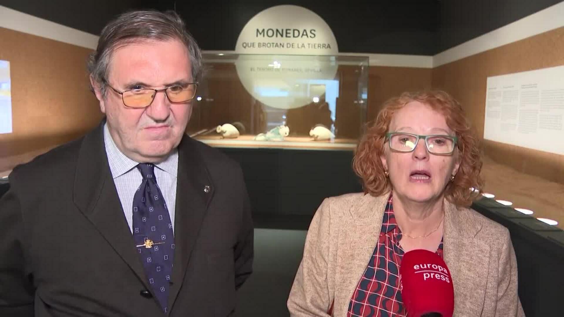Museo Arqueológico expone el tesoro romano de Tomares: "Cuando alzó la pala, llovieron monedas"