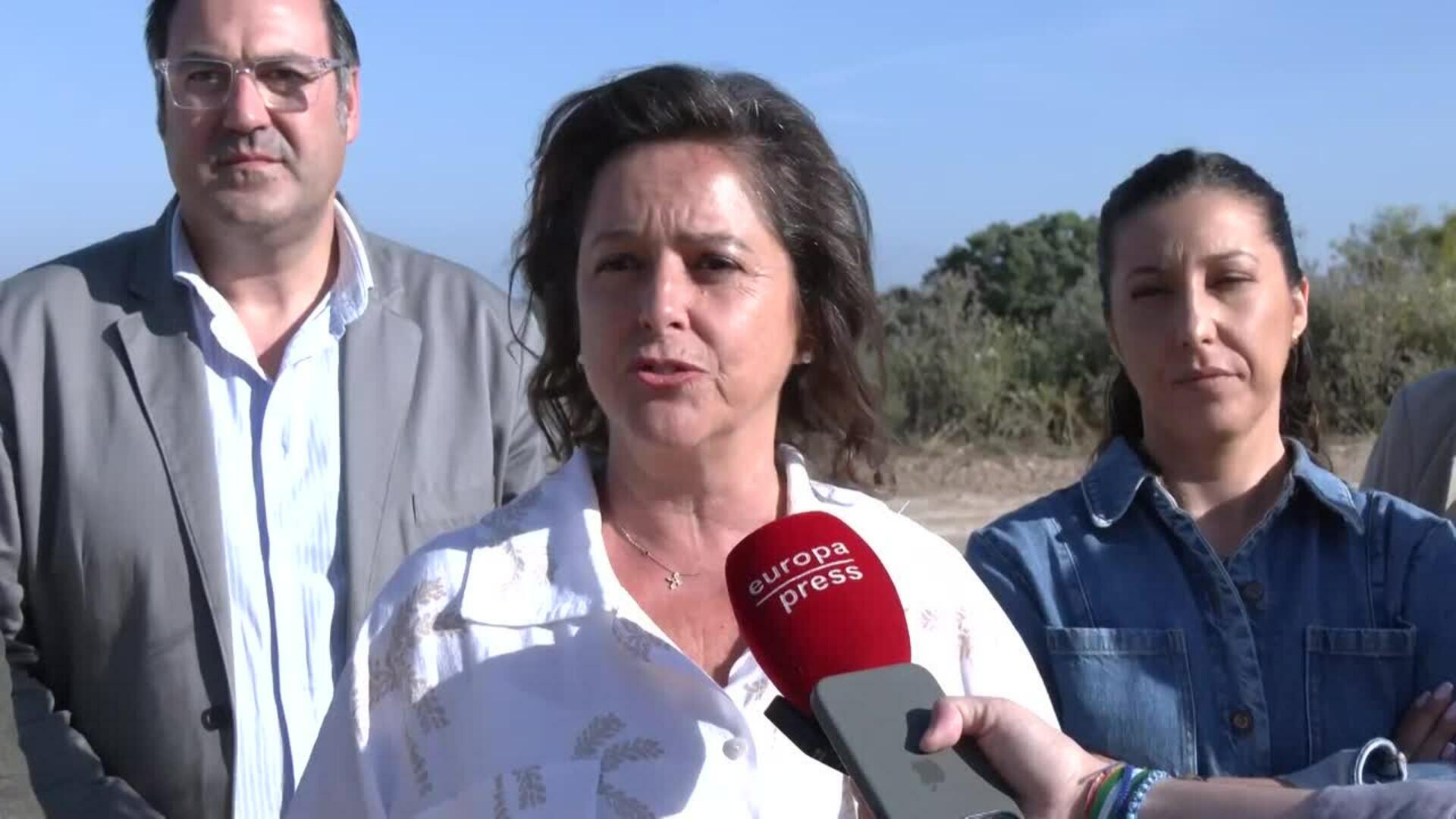 El Cuervo, Junta y FAMP abordan la gestión municipal de residuos en municipio y empresas