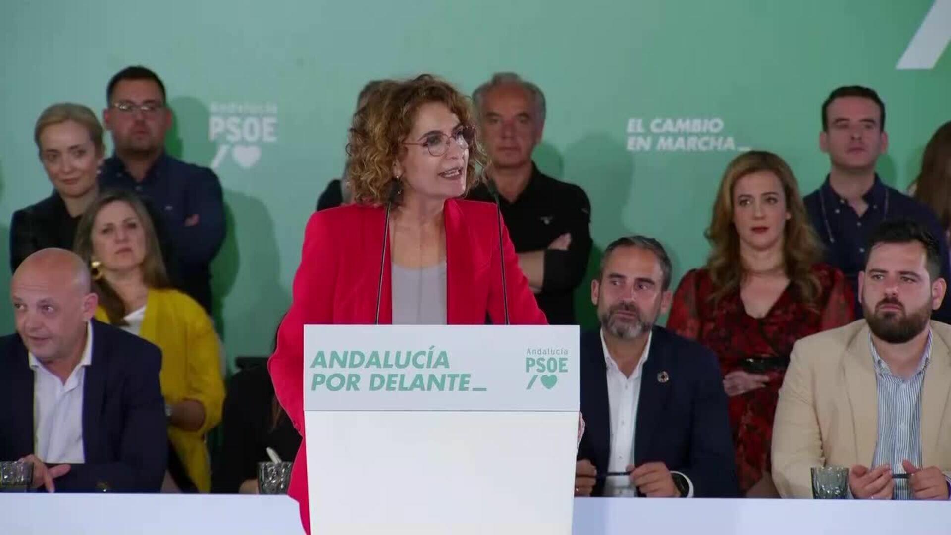 Montero lanza el PSOE-A "a la ofensiva" para ganar la Junta