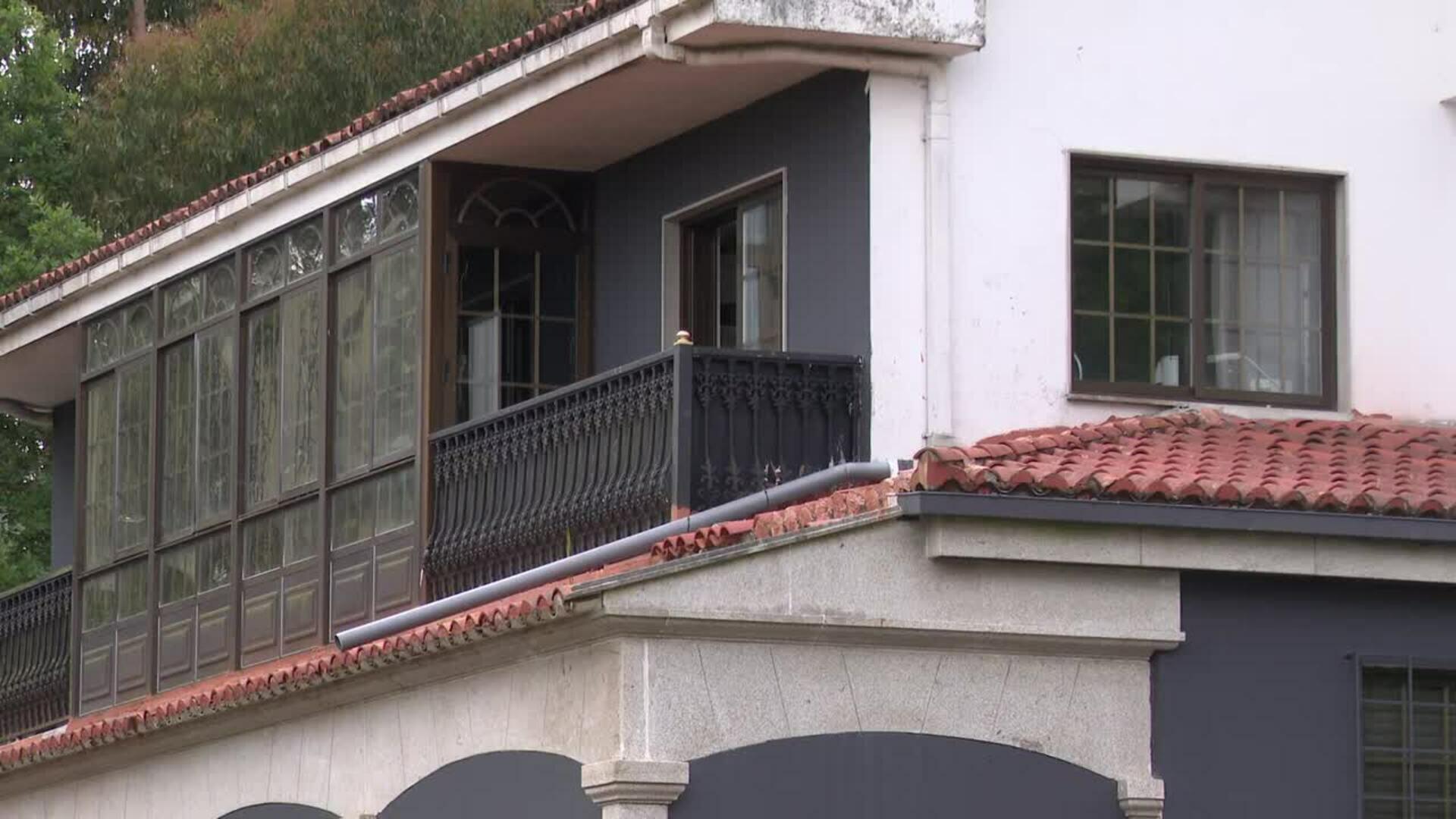 Detenido un joven por apuñalar a su padre en un club de alterne a las afueras Santiago