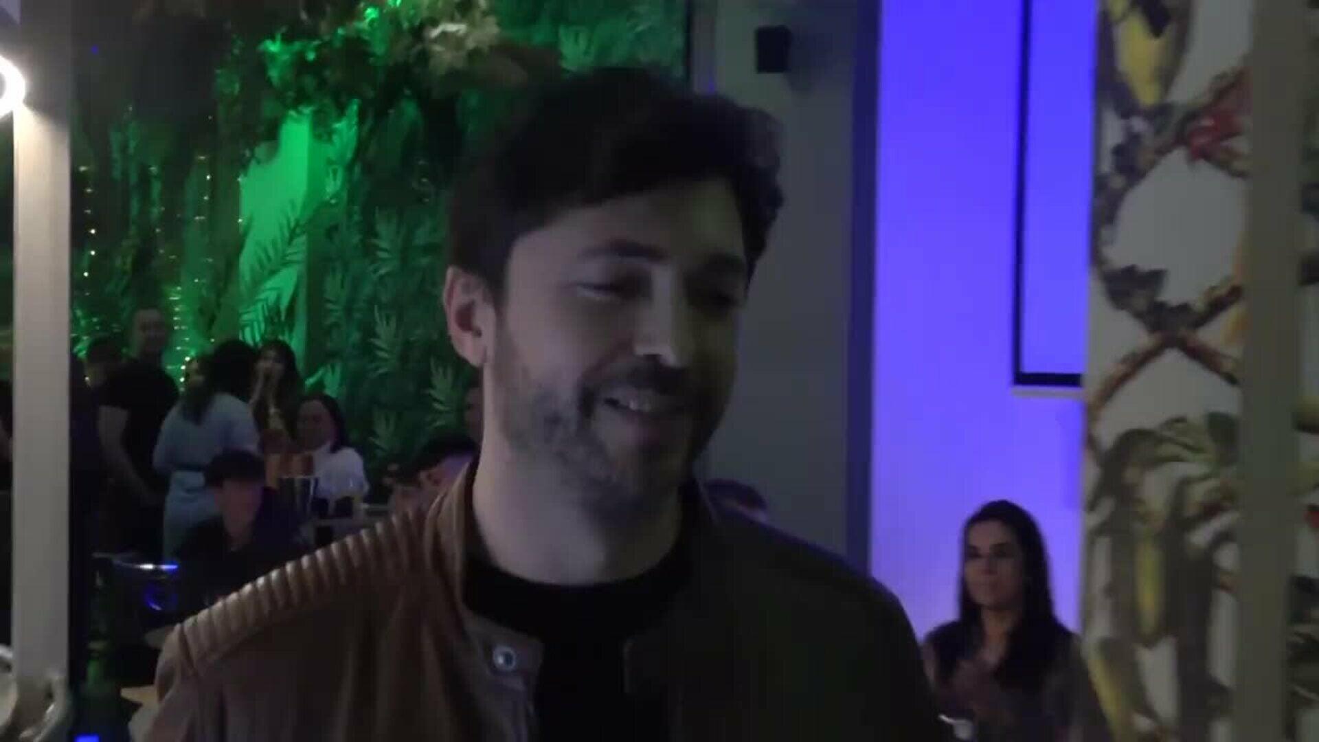 A Ángel Cristo le da la risa ante la publicación de las memorias de Bárbara Rey