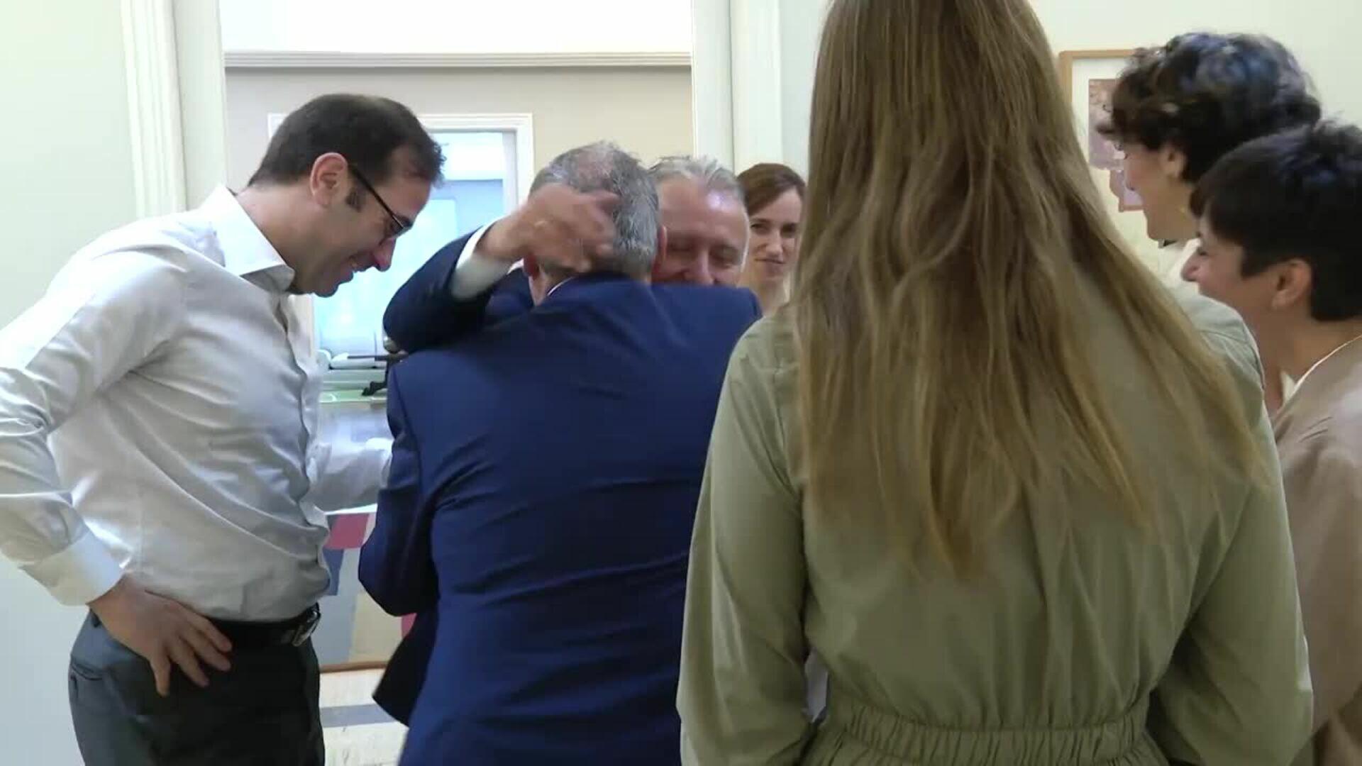 El ministro Torres se reincorpora hoy tras su operación por cáncer