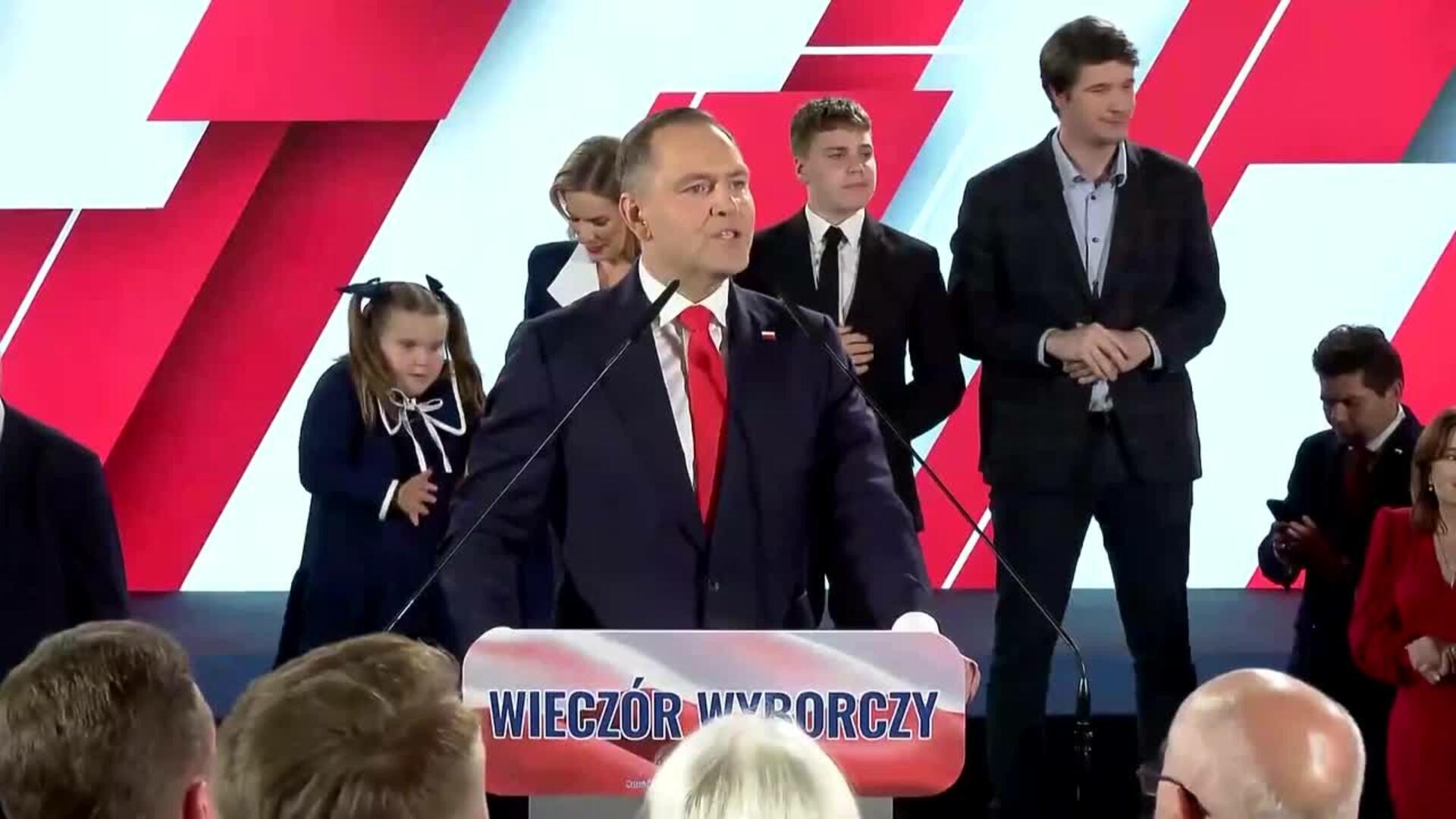 El euroescéptico Nawrocki será presidente de Polonia tras su ajustada victoria electoral