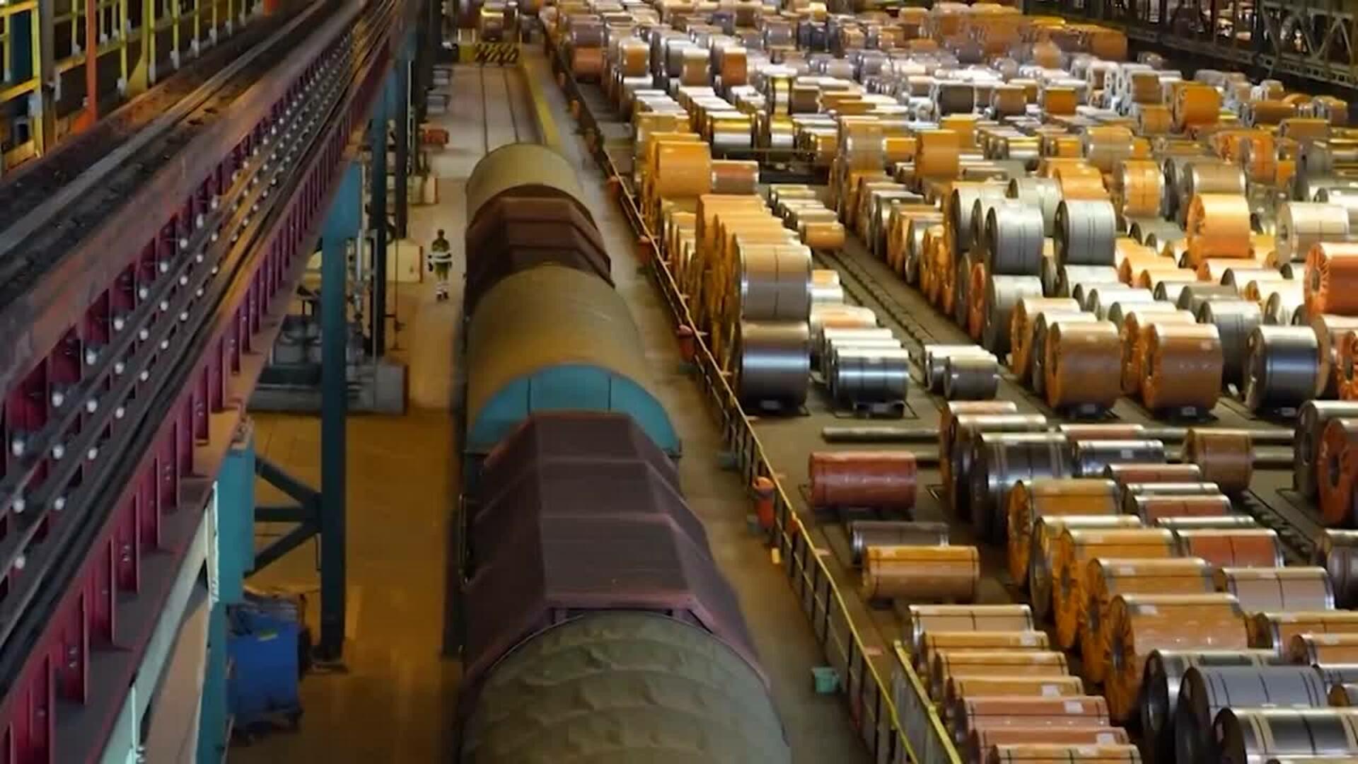 Trump aumenta del 25 al 50% los aranceles al acero y aluminio