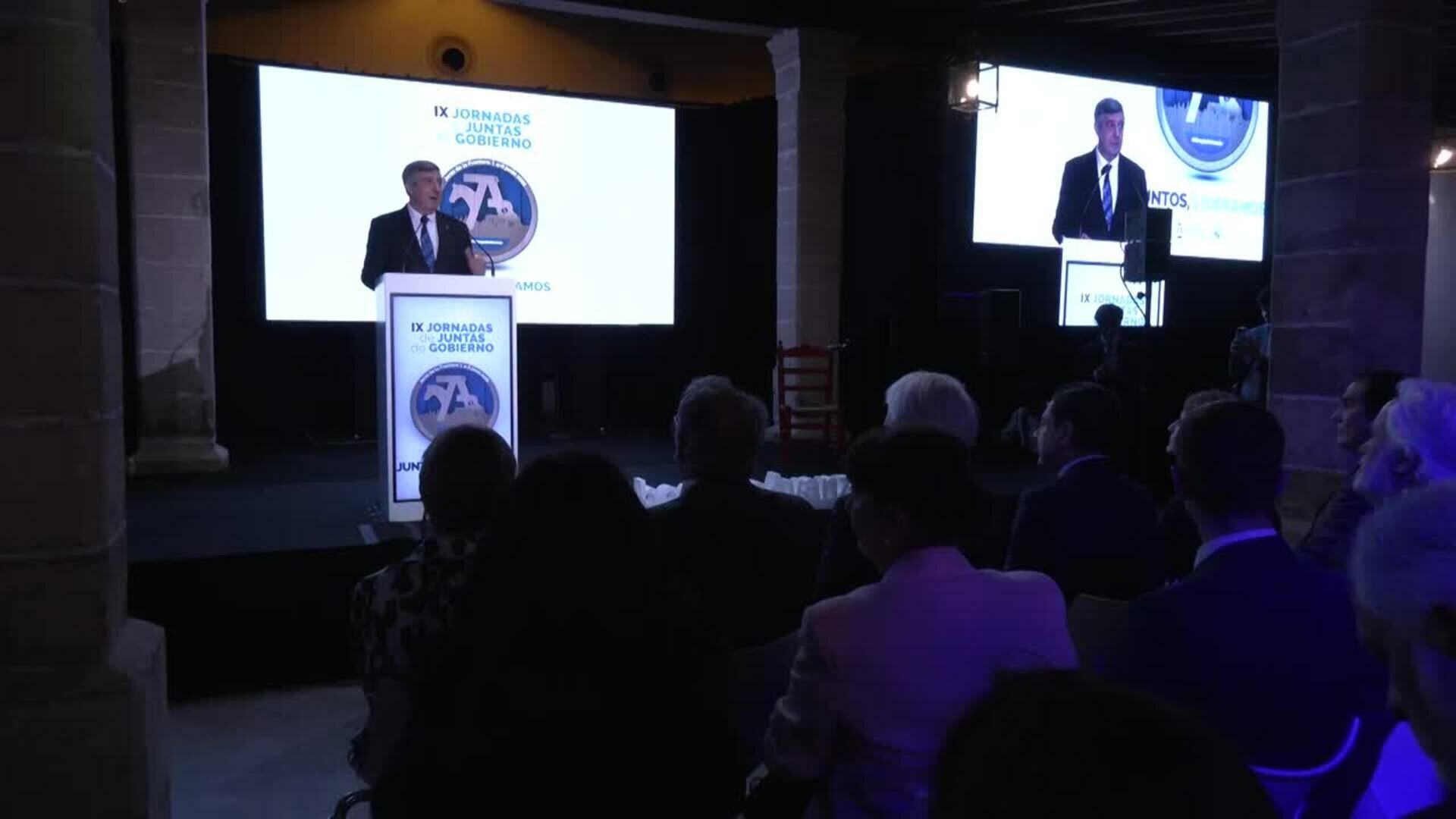 Moreno defiende la independencia judicial frente a Colegios de abogados españoles