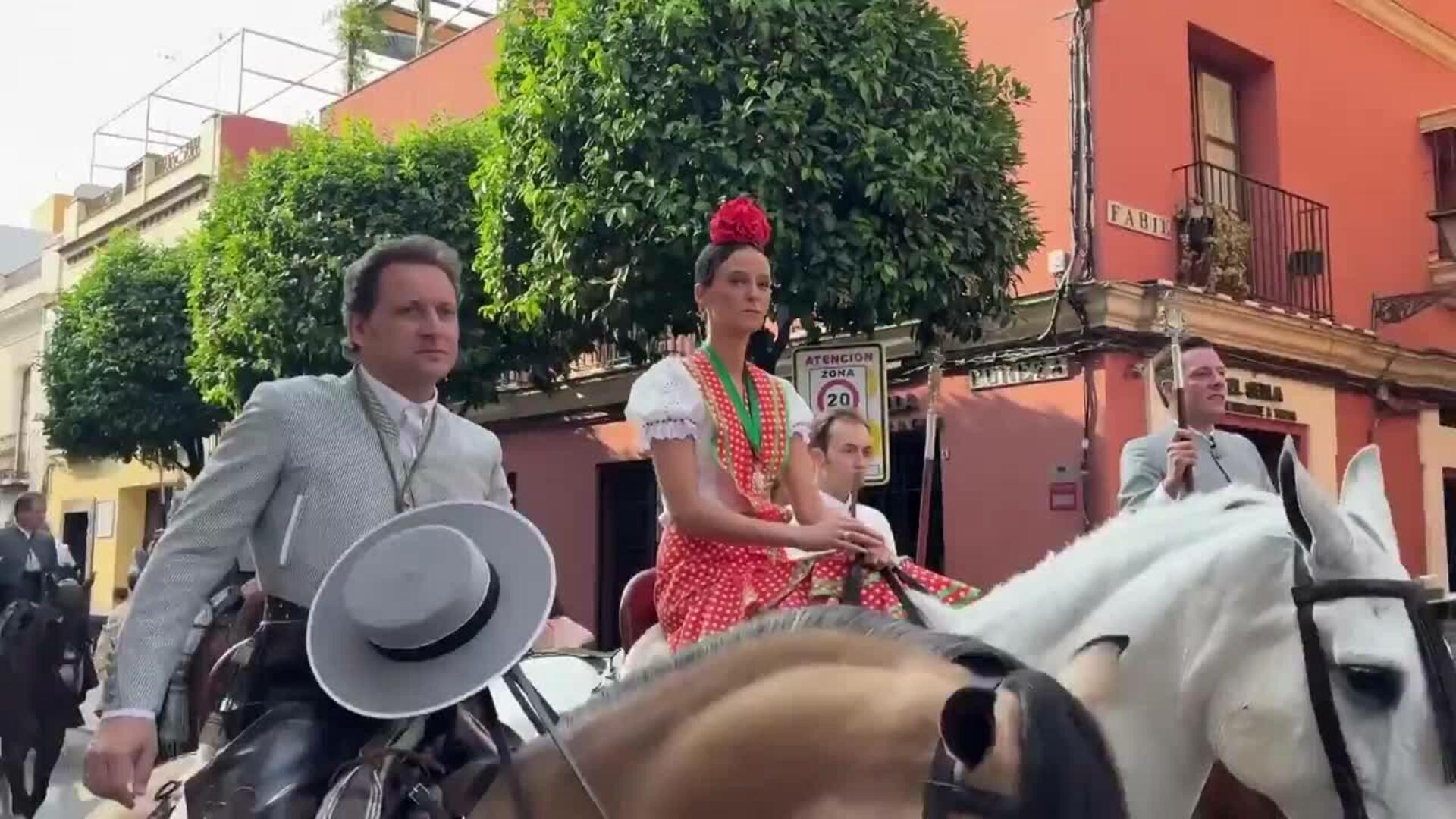 Victoria Federica, imponente a caballo, deslumbra en su primera romería al Rocío