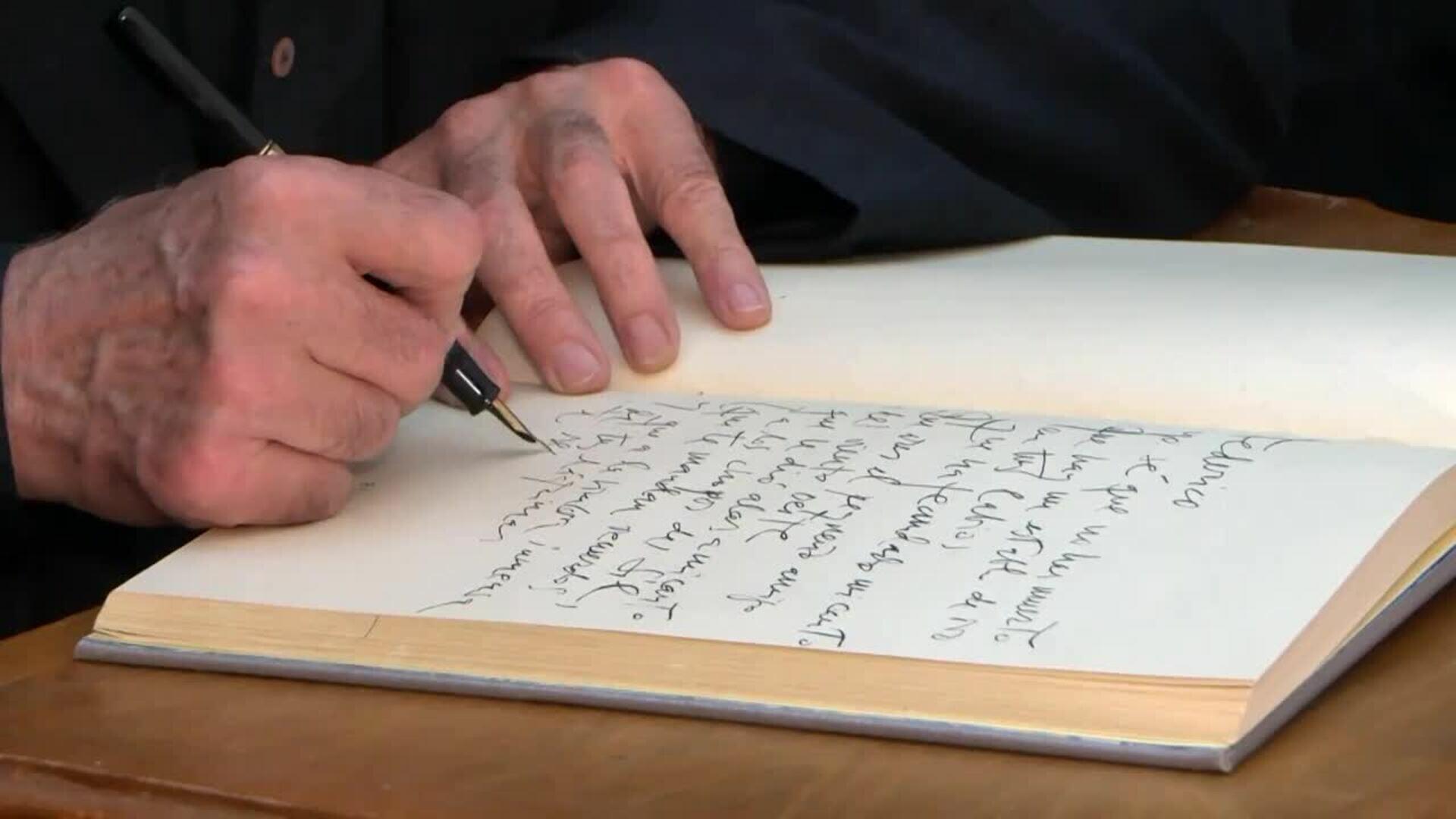 Diputación de Granada homenajea a Amancio Prada con el Pozo de Plata en Fuente Vaqueros