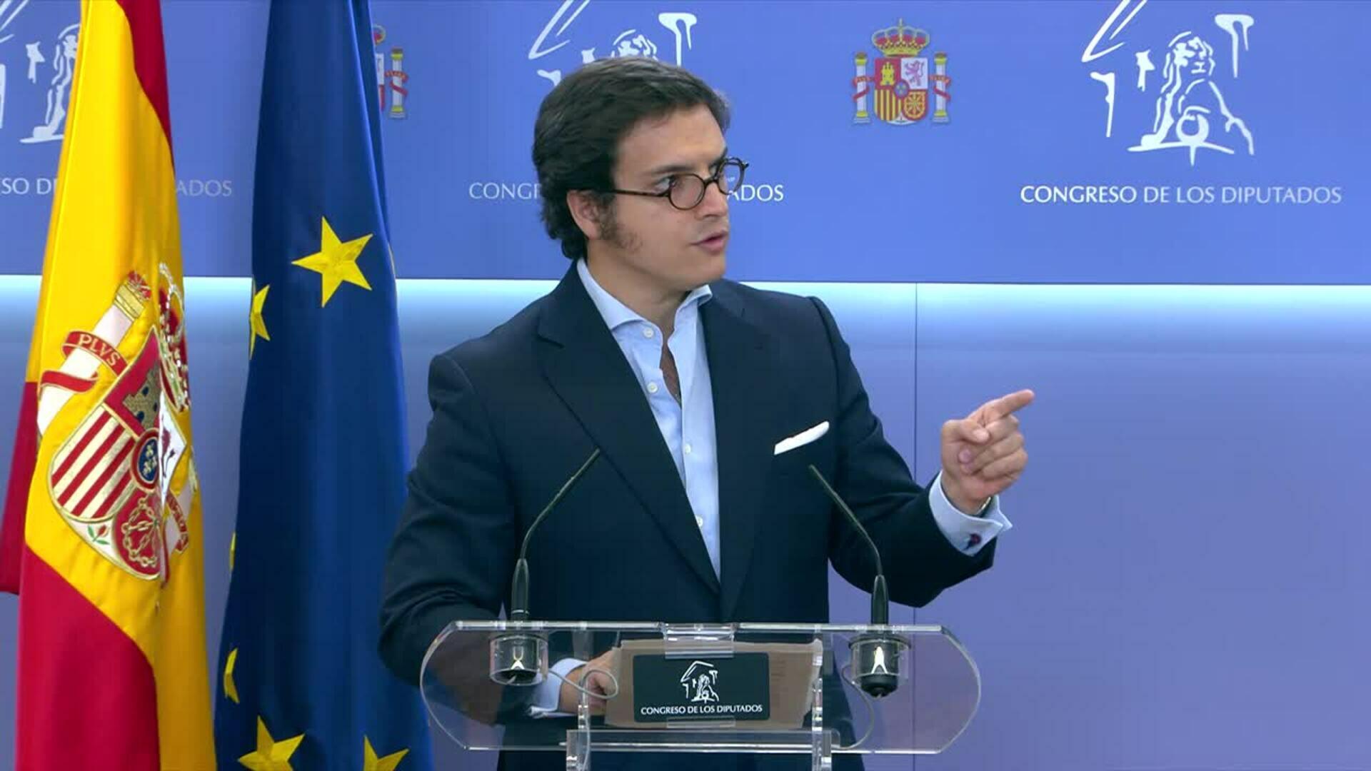 Vox ve un "teatrillo" que Ayuso proteste cuando Pradales habla en euskera