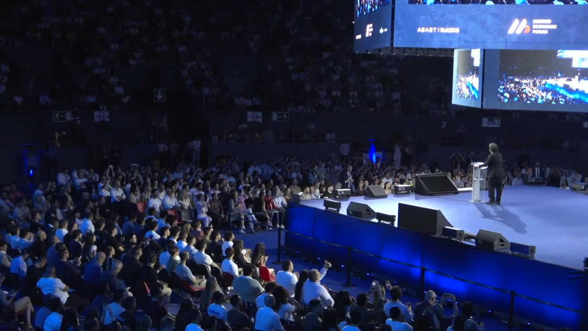 Milei critica a Pedro Sánchez, el "bandido local", durante un acto en Madrid